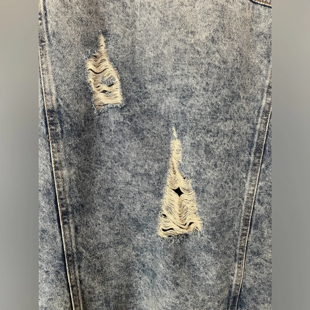 Women's Oversized Destroyed Denim Jacket - Picture 7 of 14